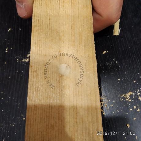 Fiber pană ar trebui să se potrivească cu fibrele lemnului.