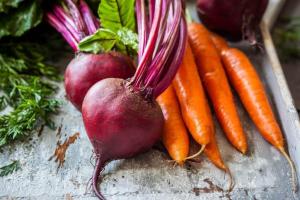Păstrarea sfecla dulce și morcovi în grădină: tehnici eficiente