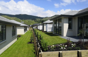 Decontari pentru seniori din Noua Zeelandă: de ce persoanele în vârstă sunt de acord să trăiască în astfel de case