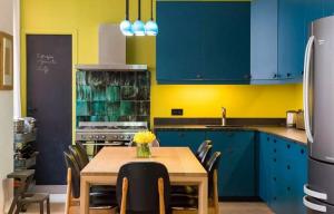 Tandem de culoare impresionant pentru bucătăria dumneavoastră. 6 combinații de culori elegante