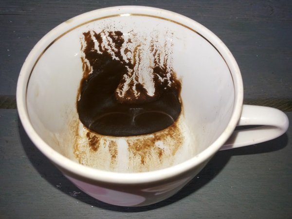 zaț de cafea ca o modalitate de a atrage viermi