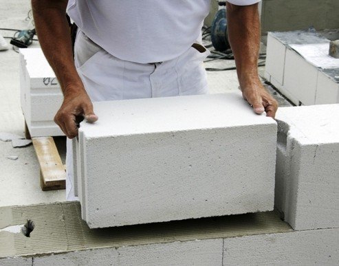 cusătură groasă reduce coeficientul de rezistență termică a blocurilor de beton de perete este de 25%, ceea ce va duce la creșterea costurilor pentru încălzire.