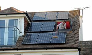 Panouri solare în eco-casele viitorului va deveni o necesitate, nu un lux
