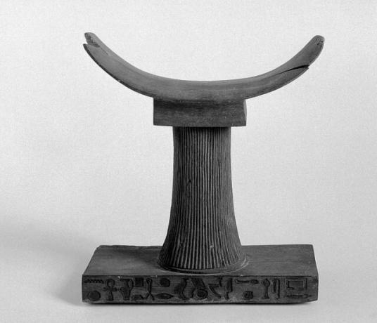 perna din lemn egiptean