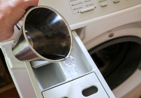 De ce a pus o cafea, gheață și se spală în mașina de spălat?