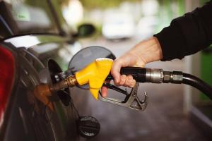 Care este costul de benzină fără taxe?