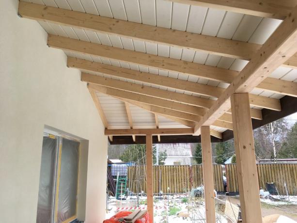 terase cadru: stâlpi și tăiați - fabricate din lemn stratificat încleiat sectiune 150x150 mm