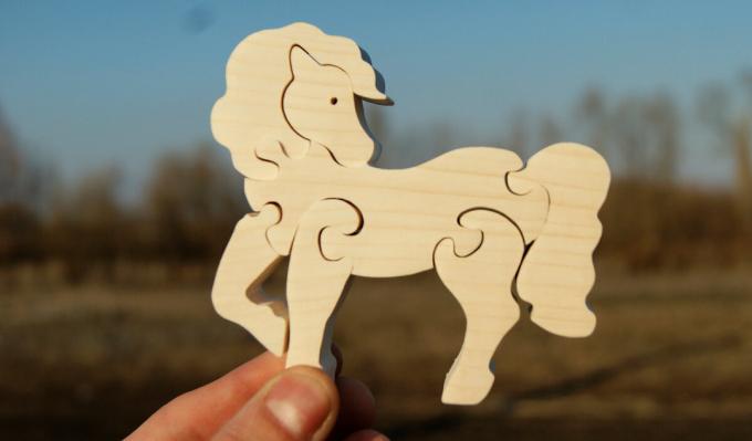 puzzle din lemn „cal“