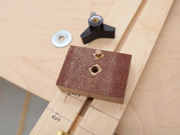 de pe site - https://ibuildit.ca/projects/how-to-make-a-straightedge-guide/