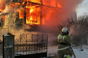 Un incendiu într-o casă de țară: sfaturi proaste „contrare“