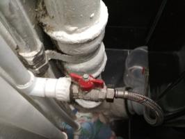 Protejând valva scurgeri de apă în apartament. Verificarea funcționării valvei