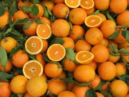 Cine nu ar trebui să mănânce mandarinele?