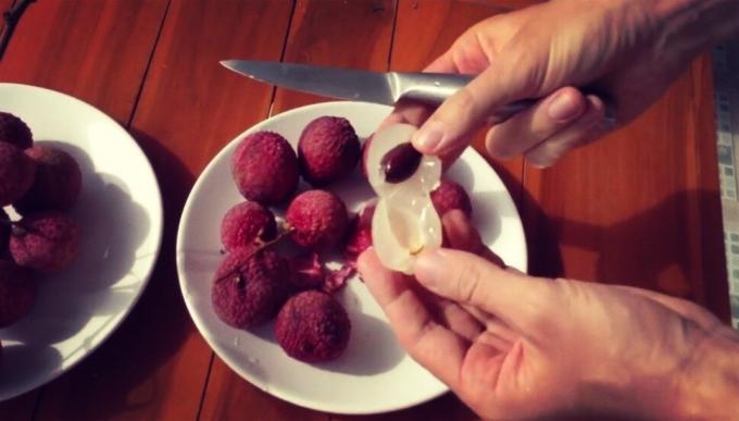 In interiorul pulpa lychee are un os | ZikZak