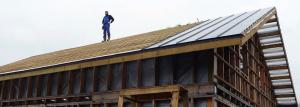 Instalarea de acoperiș cusătură: aranjament proporțiilor pentru acoperișuri și instalarea de panouri de cusătură în picioare